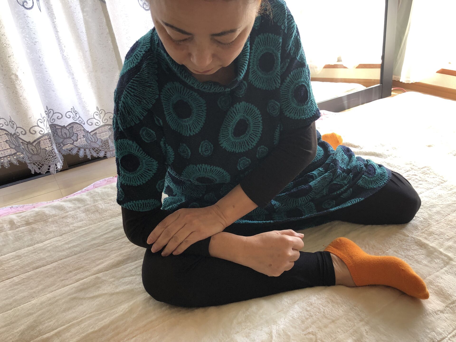 ［伊東市、エステ］膝に注目‼️ 腰痛の原因の一つ、膝まわり、内腿ちゃんが原因かも(*^o^*)